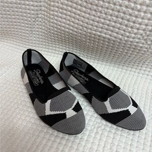 Skechers Women's Monochrome Patterned Flats